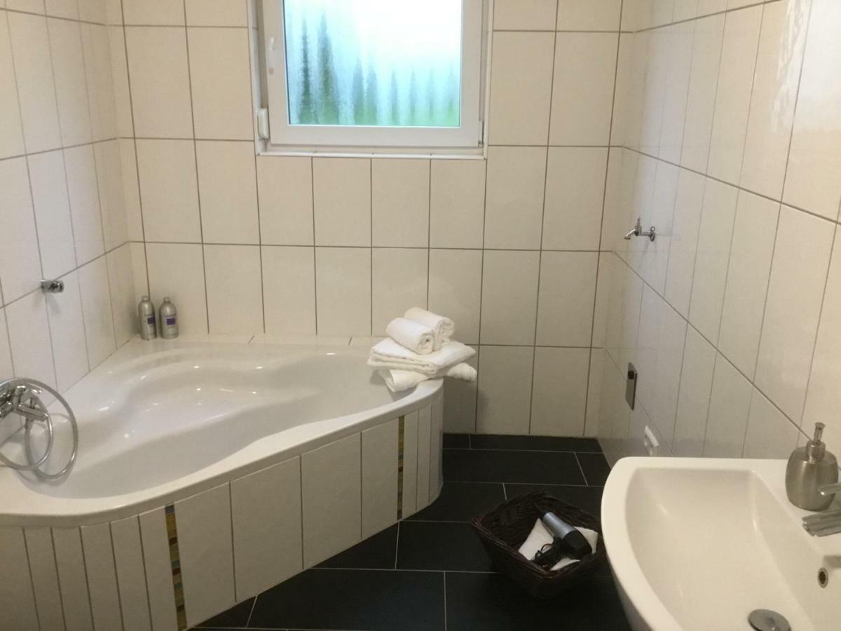 Ferienwohnungen Zum Hirschberg Sankt Wendel Esterno foto